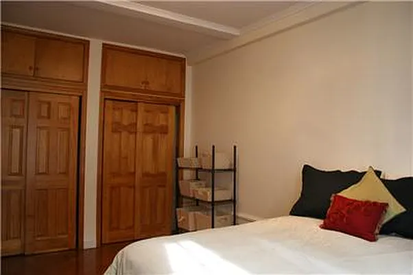 Sold by Metropolitan Res. Partners | media 4