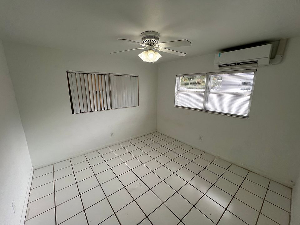 1st image of 4365 Golden Gate Pkwy #C