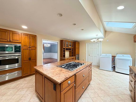 5th image of 144 Munn Rd #A