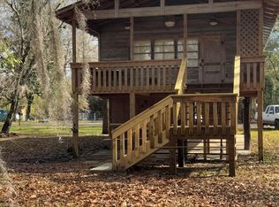 40 Oak Point Rd, Picayune, MS 39466