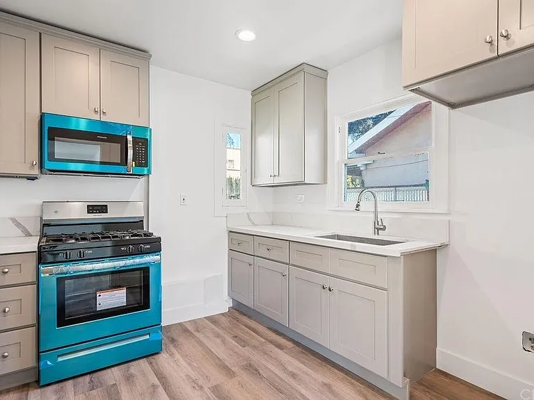 728 E Palmer Ave — Photo 8