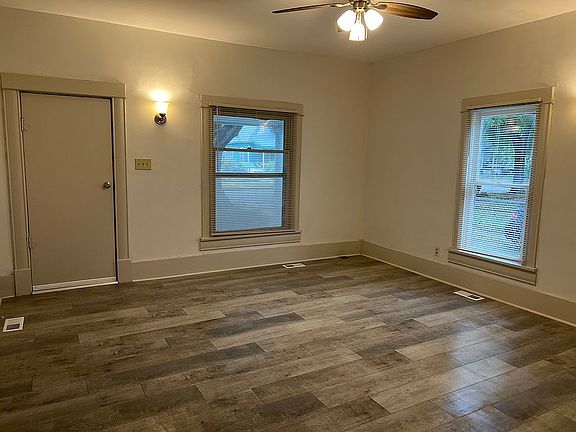 5th image of 718 E 8th Ave
