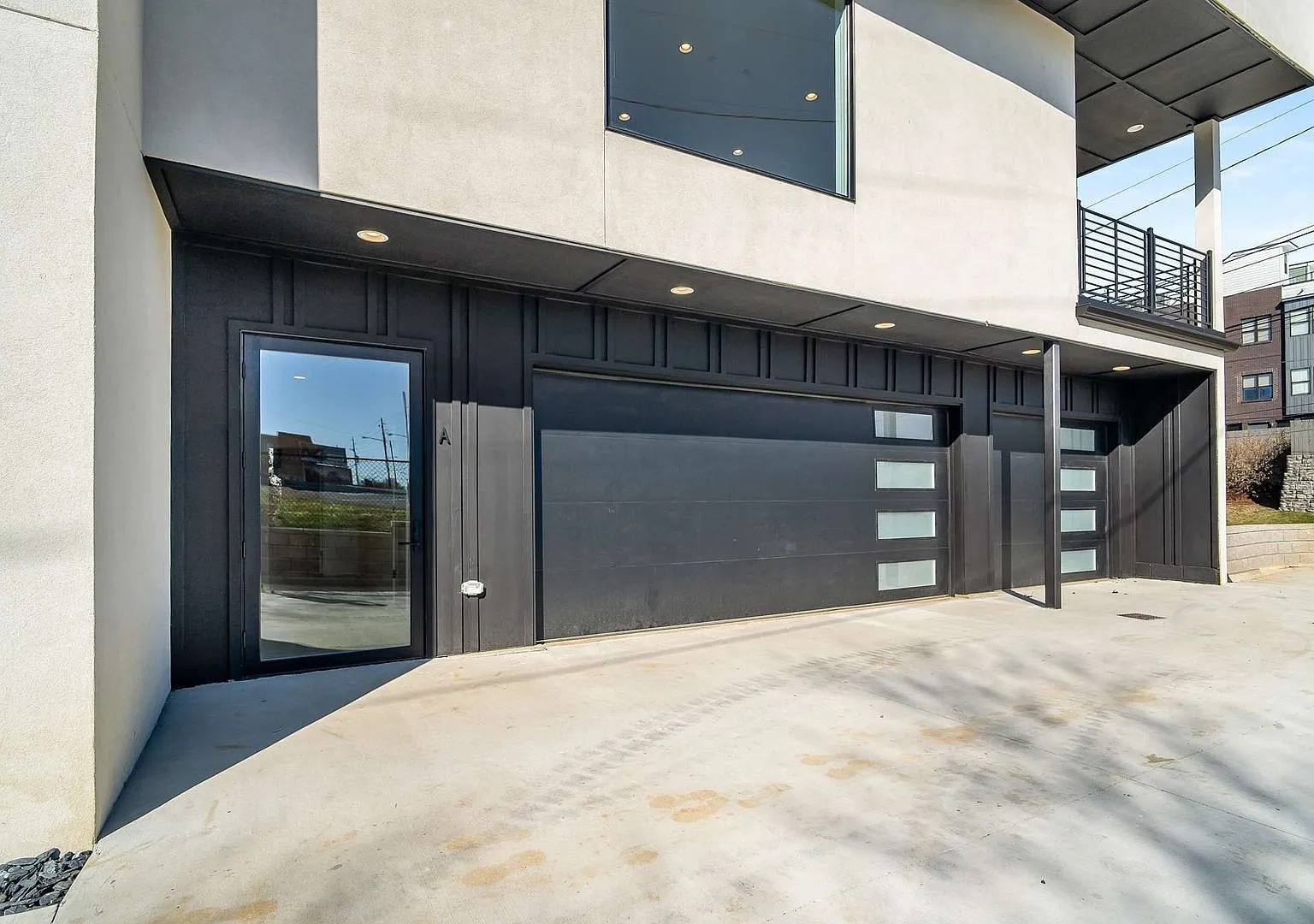 One-Of-A-Kind 4br/3.1ba Four-Story Luxury Residence With Downtown & Midtown Views! — Photo 4