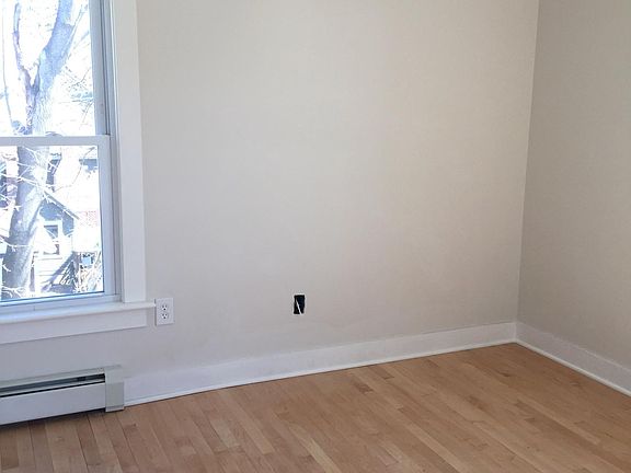 5th image of 32 Waterbury St APT 12