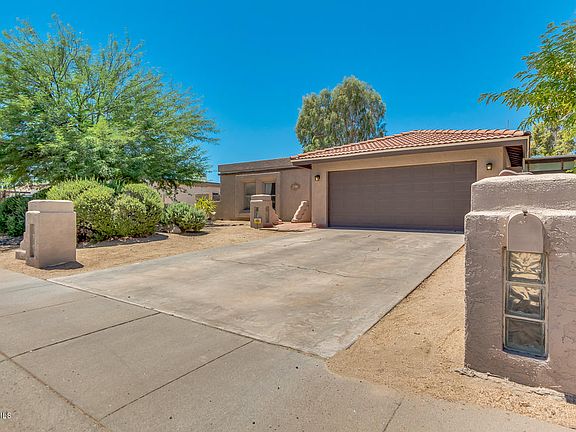 2nd image of 3817 E Larkspur Dr