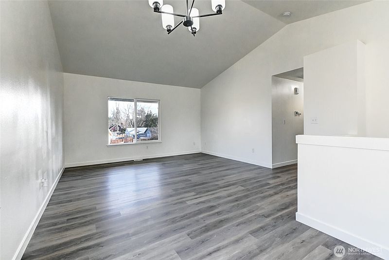 4th image of 8823 18th Avenue E