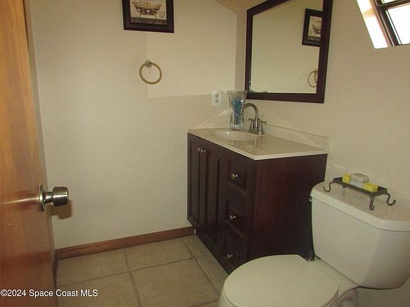 4th image of 2960 Clearlake Dr