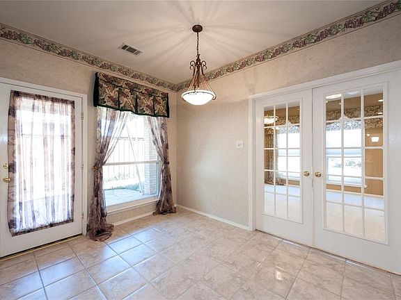 4th image of 3205 Heatherbrook Dr
