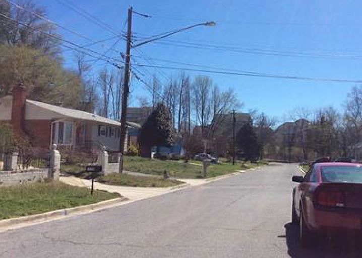 2nd image of 9536 Noble Dr