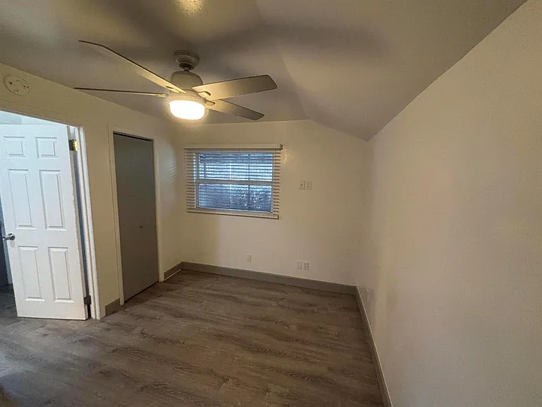311 S K St — Photo 9