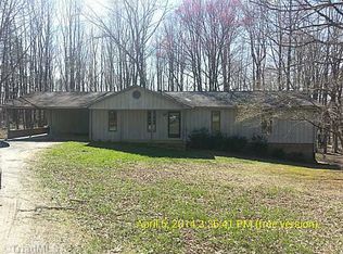 2062 Red Brush Rd, Mount Airy, NC 27030