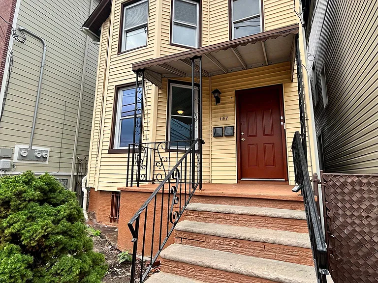 197 Gates Ave #1 — Photo 9