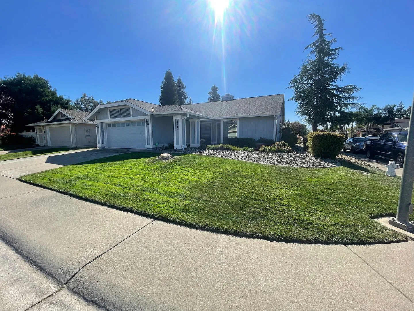 8116 Darien Cir - Sacramento 95828 — Photo 2