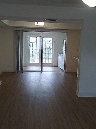 5th image of 4903 Catalina Dr #40