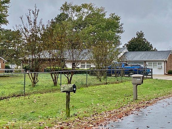 2nd image of 712 Westover Dr