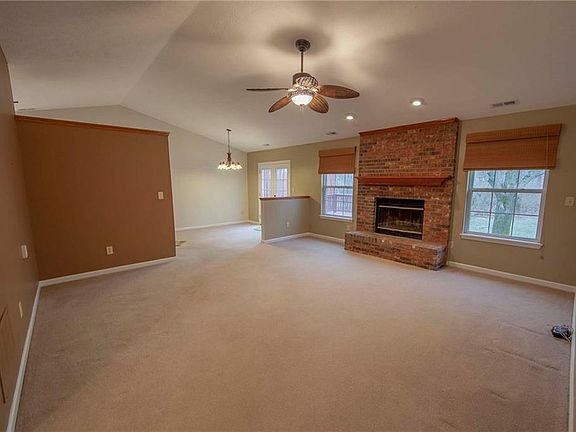 3rd image of 12507 Winding Creek Ln