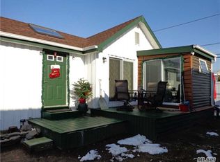 115 Ostend Rd, Island Park, NY 11558