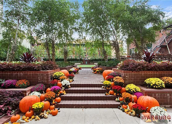 Sold by Warburg | media 14