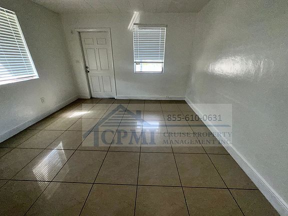 5th image of 4771 NE 17th Ave