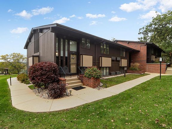 2nd image of 81 Aspen ROAD #08