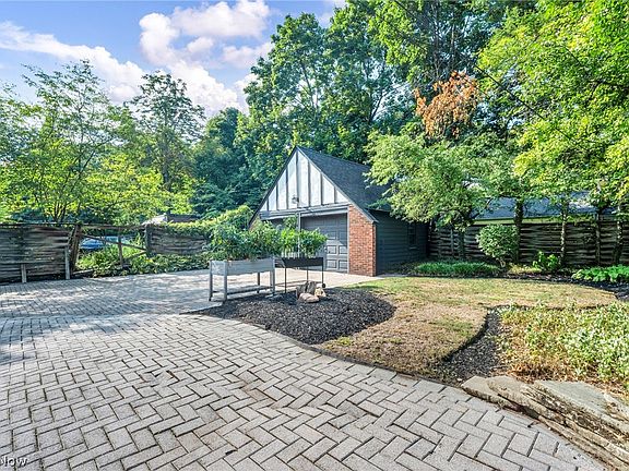5th image of 2717 Derbyshire Rd