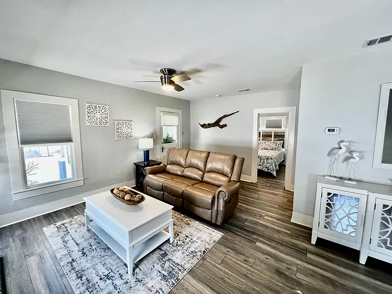 214 Alma Ct — Photo 6