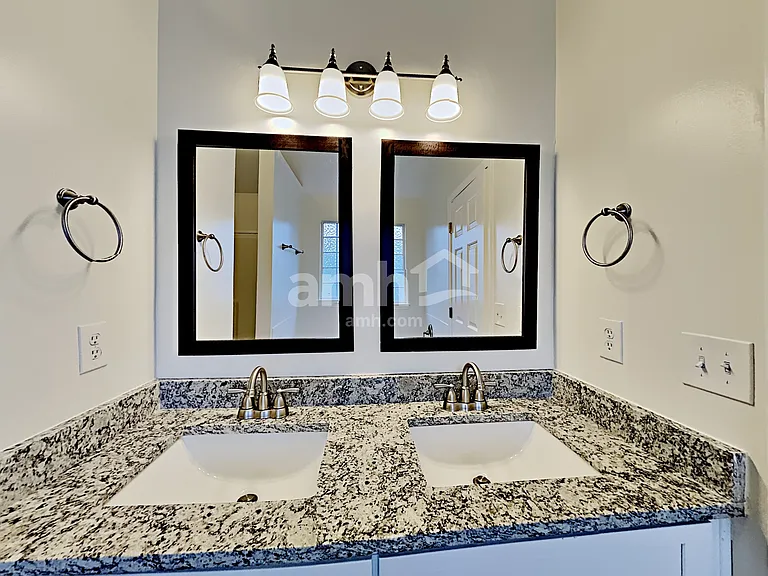 4125 Arch Pass — Photo 13