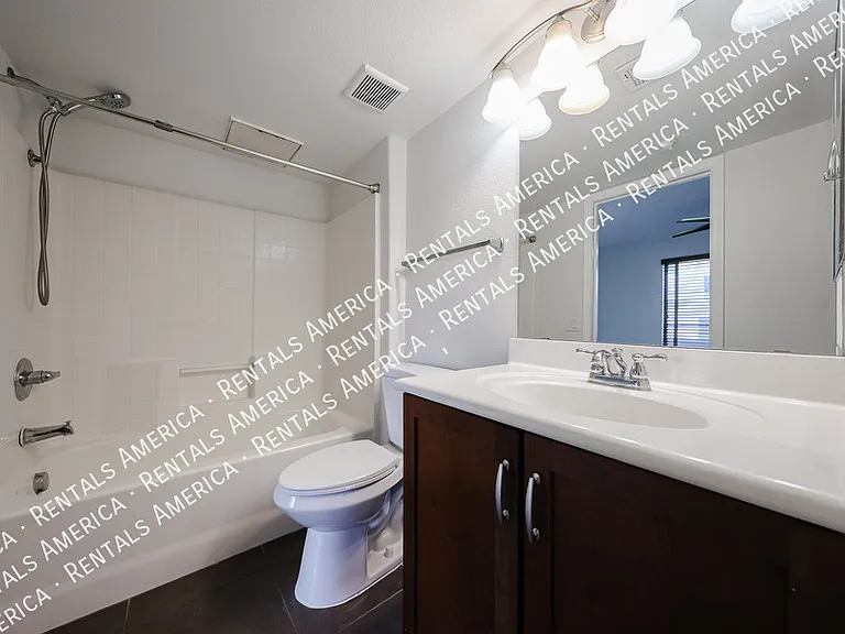 2402 E 5th St #1515 — Photo 42