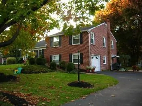 113 Lombardy Rd, Wallingford, PA 19086