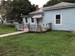 49 Oak St, Great Falls, SC 29055
