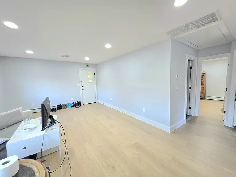 3 George St #2 — Photo 4
