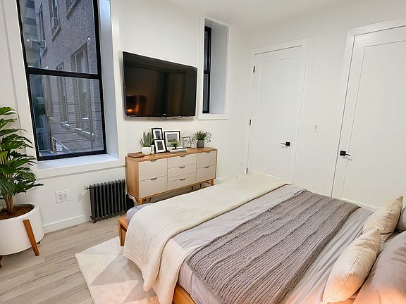 3rd image of 251 W 92nd St APT 1C4