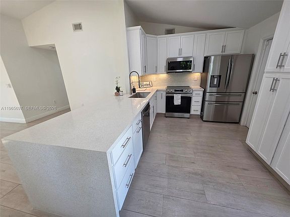 3rd image of 13950 Oaklawn Pl