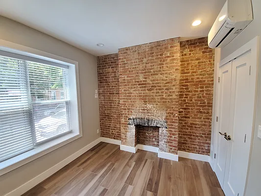 Rented by Astoria Realty | media 12
