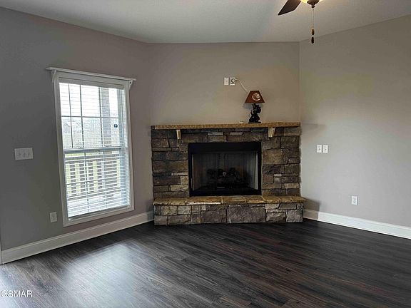 3rd image of 275 Red Bud Ln