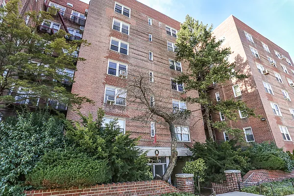 Sold by Terrace Sotheby's International Realty | media 18