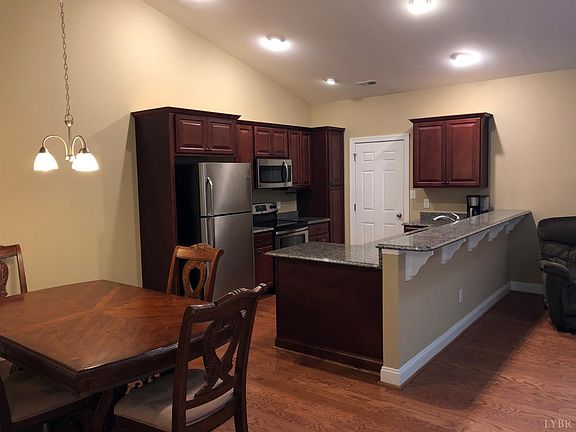 3rd image of 119 Chateau Pl Lot 10