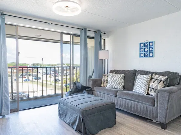 222 Carolina Beach Ave N, Carolina Beach, NC