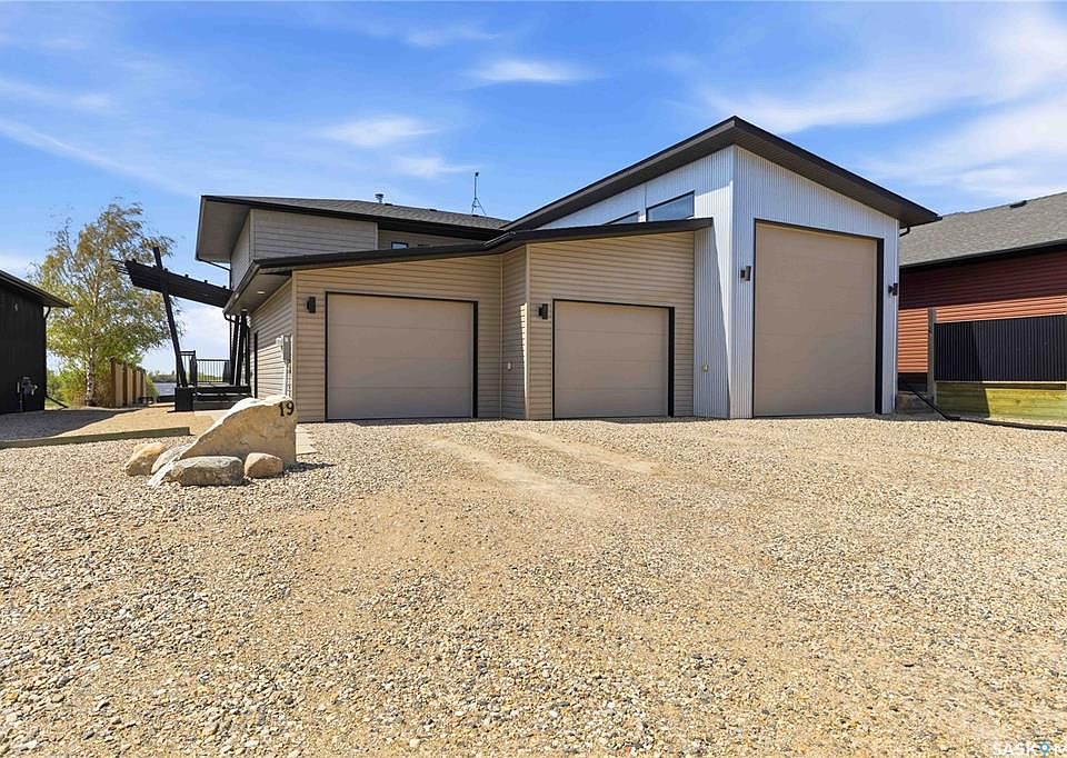 1st image of 19 Pape DRIVE