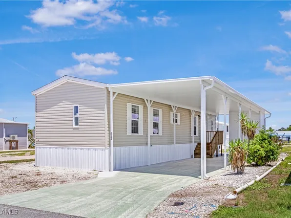 4944 Porky Lane St, James City, FL 33956