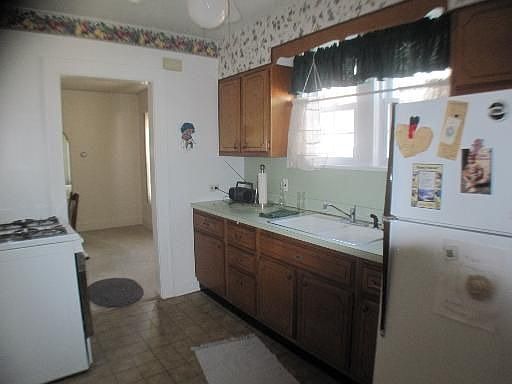 5th image of 340 Highwood Ave