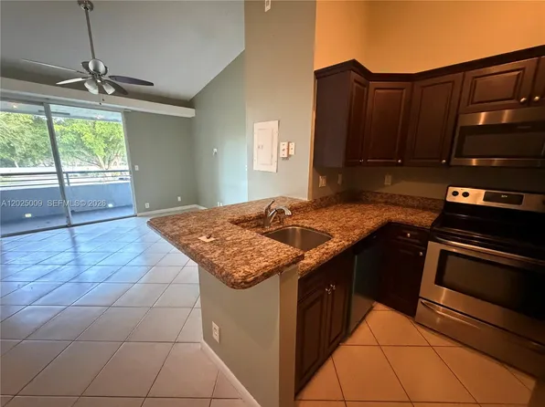 951 Lyons Rd APT 6206, Pompano Beach, FL 33063