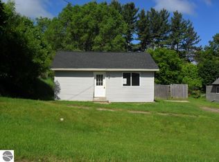 424 S Lachance Rd, Lake City, MI 49651