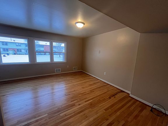 3rd image of 166 Warrior St