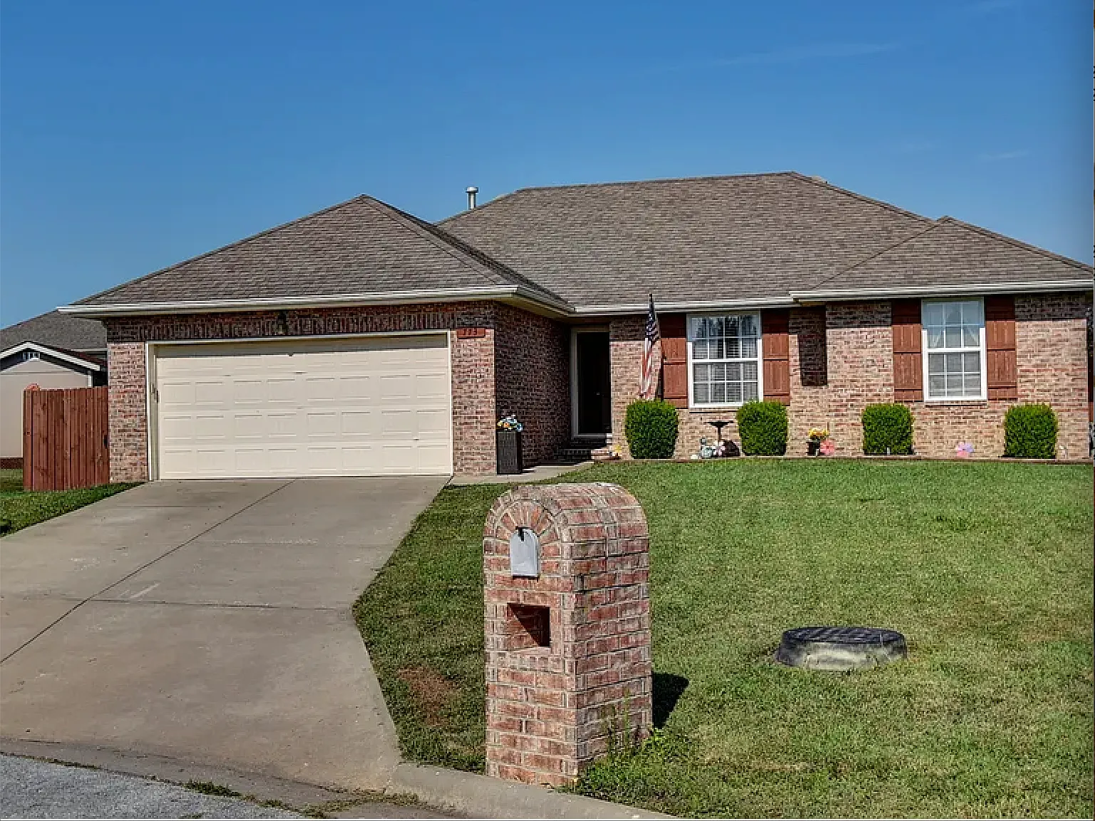 3 bed, 1358 sqft, $1,625 — Photo 2