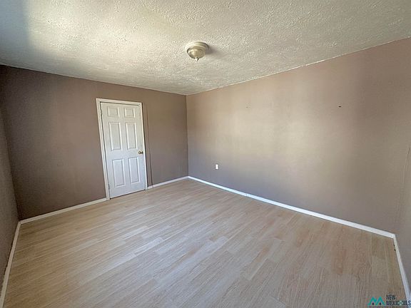 5th image of 908 West St