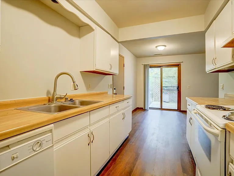 58 Sunfish Ct — Photo 8