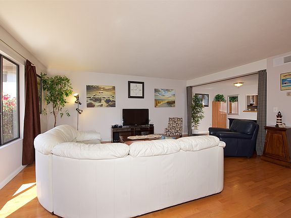 2nd image of 845 East Ave
