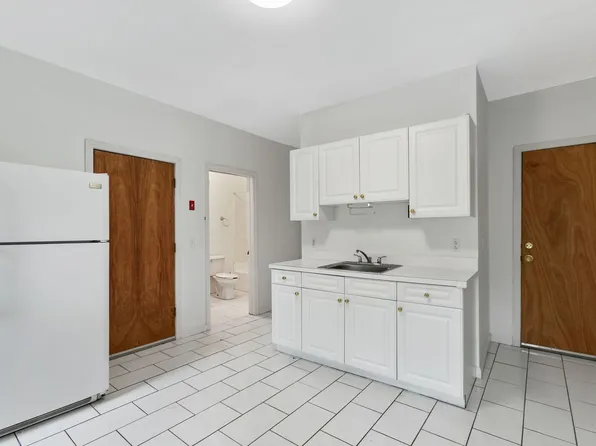 392-394 Crown Street, 392-394 Crown St #392-1, New Haven, CT 06511