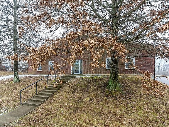 2nd image of 320 Cutters Hill Ct